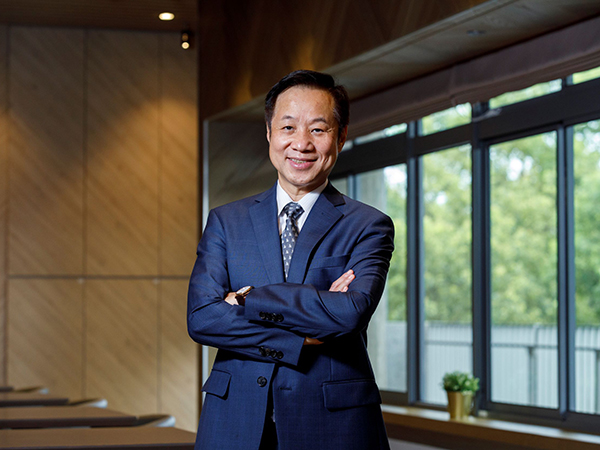 TUNGHAI UNIVERSITY Dr. Kuo-En Chang